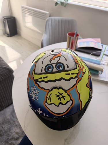 Helmet avg size 56 - avg, 55-56