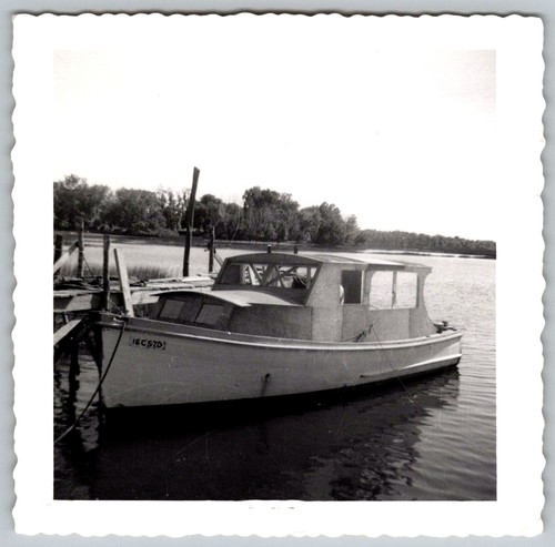 Vtg snapshot wooden cabin - vtg,