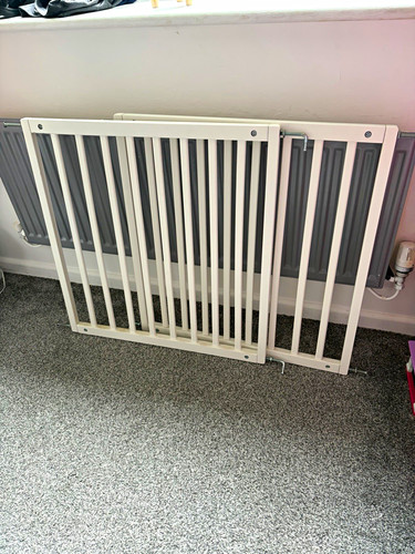 White wooden mounted - 2x,