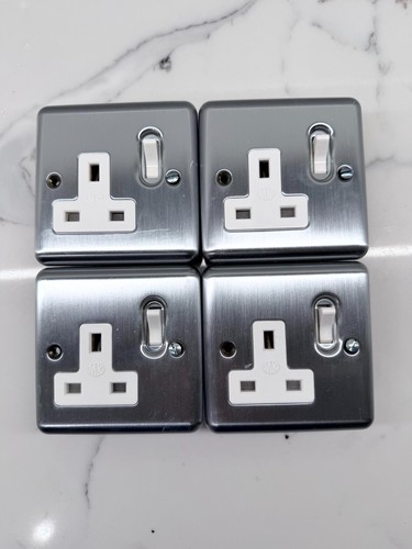 13a gang switched socket - 13a, 1