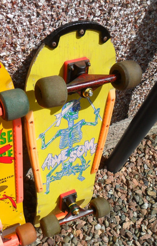 One complete skateboard - skateboard, 80s