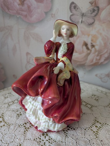 Vintage royal doulton top - doulton,