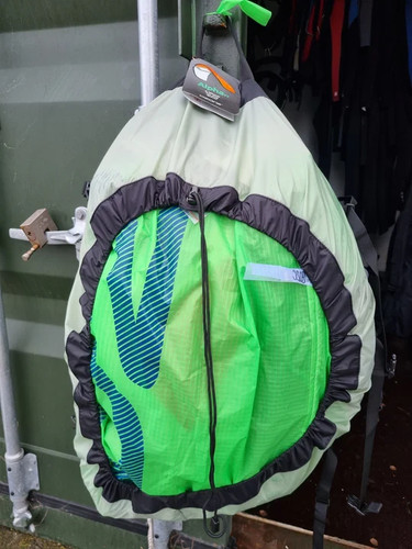 Ozone kitesurfing kite alpha - ozone,