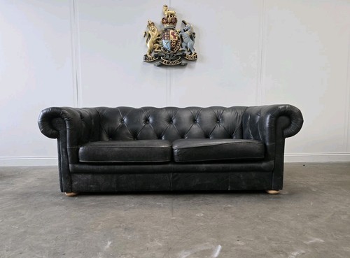 Superb black leather seater - superb,