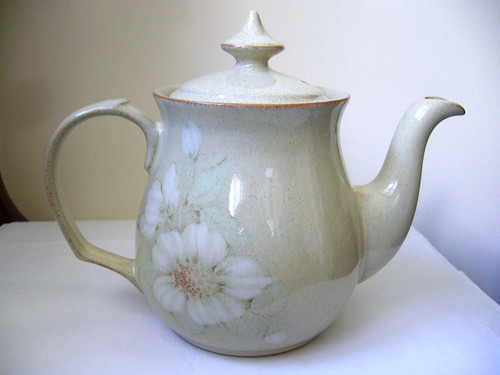 Denby daybreak pint tea pot - pint,