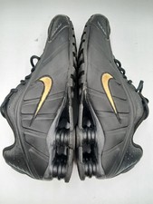 Nike Shox R4 Size 6 Black Gold Mens Trainers
