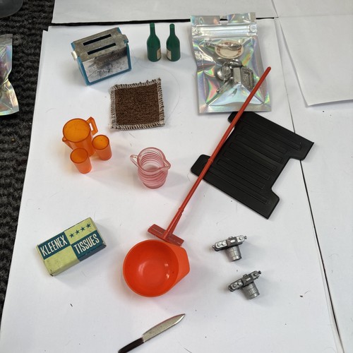Sindy kitchen mix bits - kitchen,