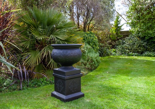 Large urn plinth black - large, on