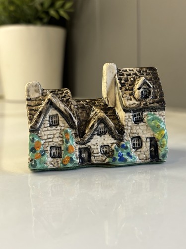 Tey pottery country side - country,