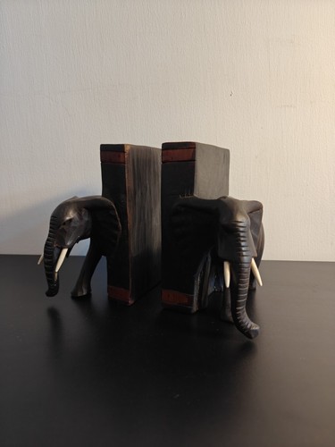 Stunning wooden hand carved - stunning,