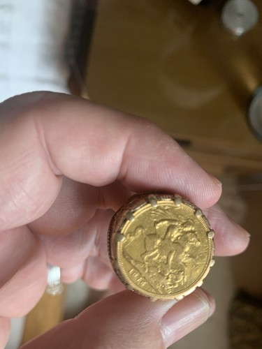 Gold full sovereign ring 9ct - full,