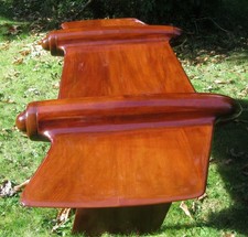 Aerodynamic desk  solid