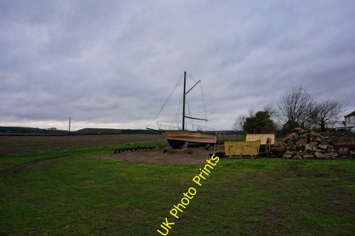 Photo land locked yacht - land-locked,