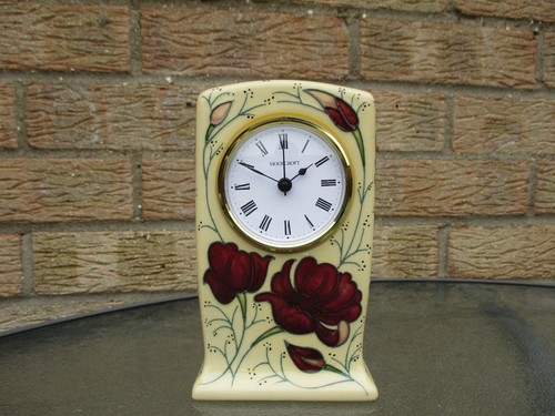 Moorcroft pottery - ,