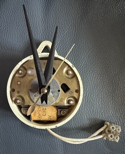 Electric mains clock - electric, mechanism