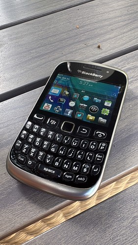 Blackberry bold 9900 - 9900, (also