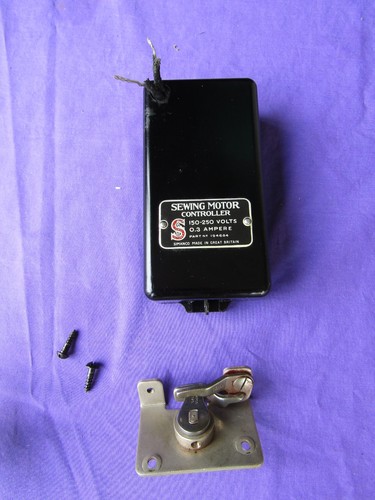 Singer 99k sewing machine - machine, knee