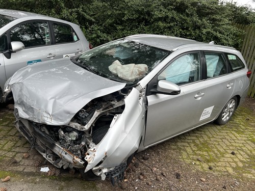 2017 toyota auris - toyota, estate