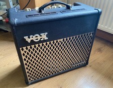 Vox Valvetronix VT30 Electric Guitar Amplifier Working On Headphones Only