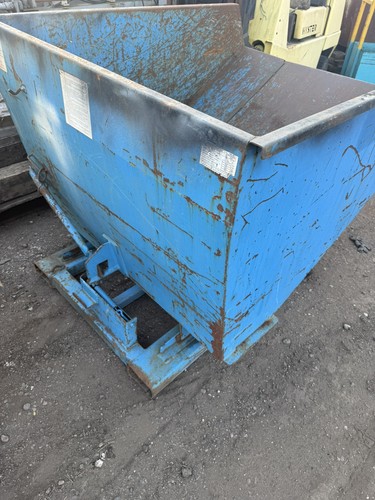 Tipper bin tipping skip fork - bin,