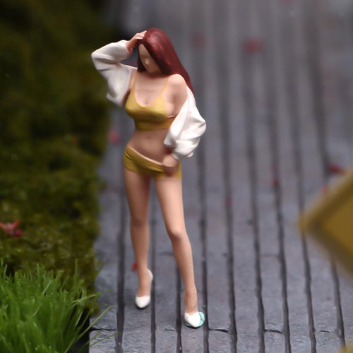 Scale posing girl model - scale,