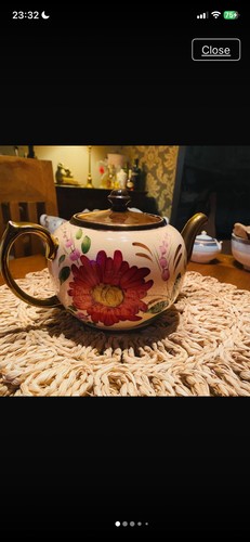Hand painted wade teapot with - hand,