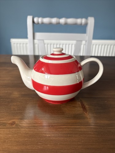 Green cornishware red - green,