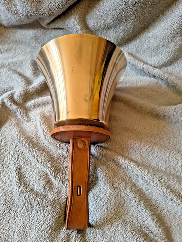 Hand bell - (size, d)