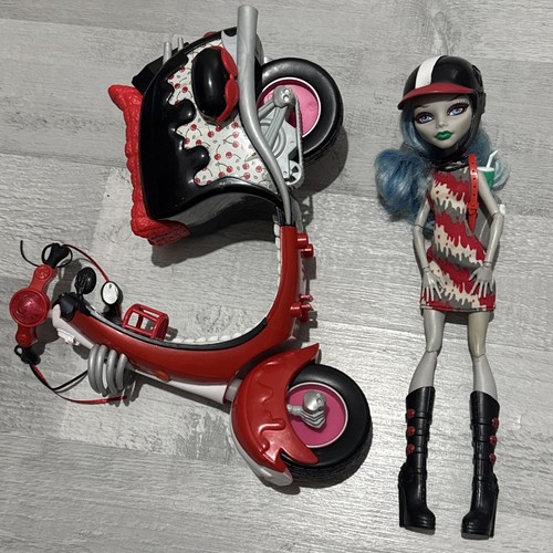 Monster high doll ghoulia - monster,