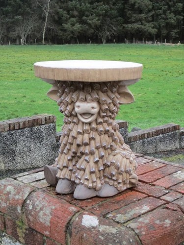 Highland cow side table - side,