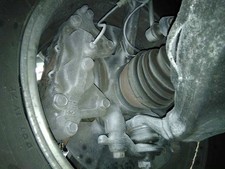 FRONT LEFT KNUCKLE / 2103771