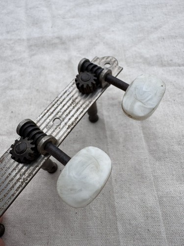 Egmond guitar tuner - , 3r