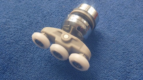 Daryl cyan shower door roller - cyan,