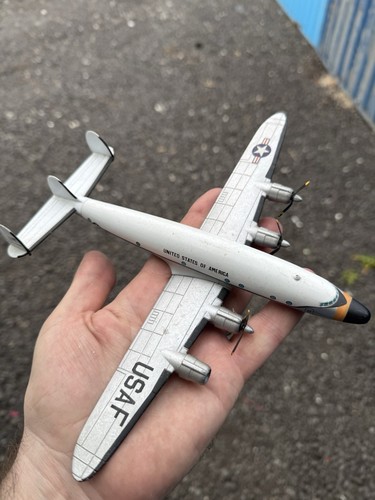 1:144 scale diecast model