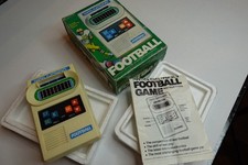Mattel  FOOTBALL   Vintage Electronic Handheld Tabletop  Arcade Video game R7