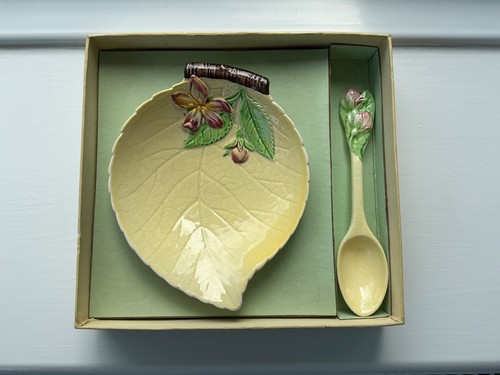 Carlton ware yellow leaf - ,