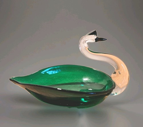 Vintage art glass swan - art,