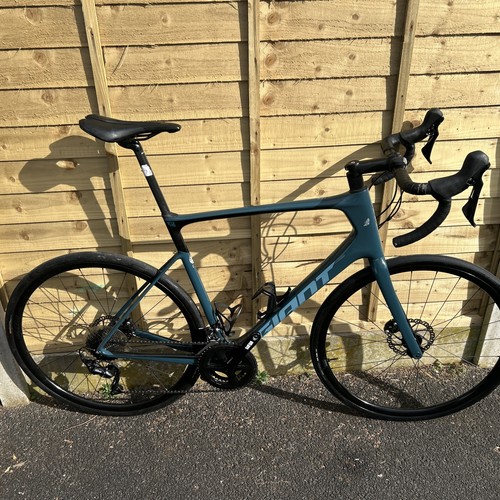 Deep lake blue giant - giant, defy