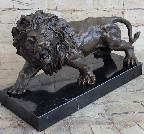 Angry roaring lion bronze - roaring,