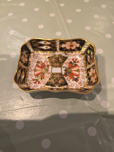 Royal crown derby - crown,