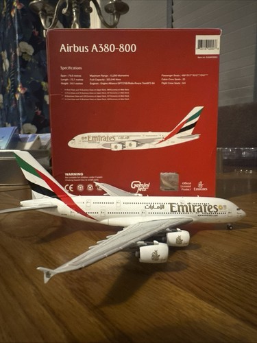 Emirates a380 800 - a380-800, scale