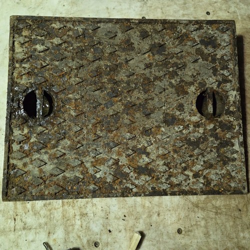 Cast iron manhole cover - cast, 667mm