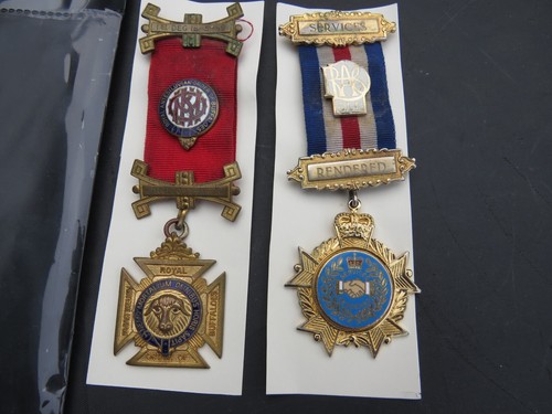 Pair raob medals bro - to,