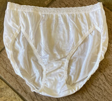 HANES Large WHITE  Silky