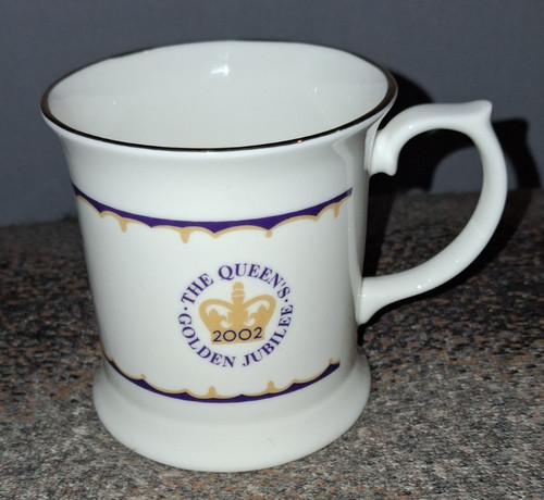 Queens golden jubilee 2002 - golden,