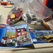 Classic LEGO CITY: Corner (7641) - Bus, Bus Stop Pizza Shop Bike Shop