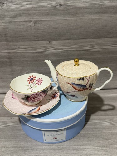 Wedgwood cuckoo teapot - cuckoo,