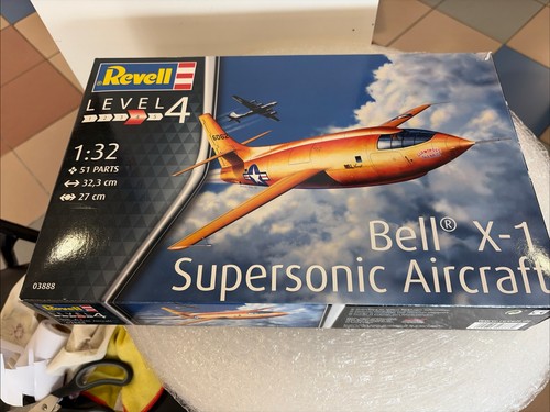 Revell scale model kit - 1.32,