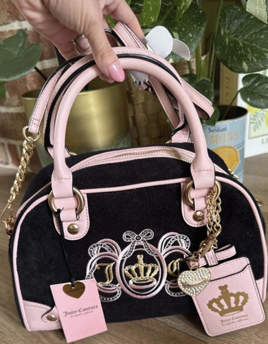 Juicy couture loves - juicy,