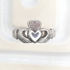 Vintage Irish Claddagh Ring